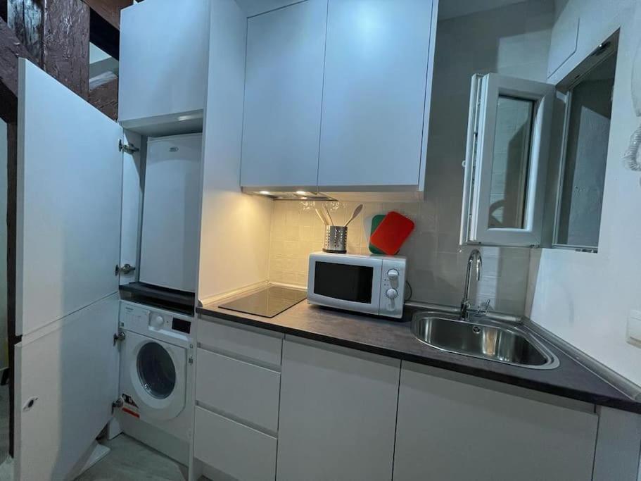 Tesorito, Estudio Individual En Malasana, Bajo Pequeno En Calle Del Tesoro Apartment มาดริด ภายนอก รูปภาพ